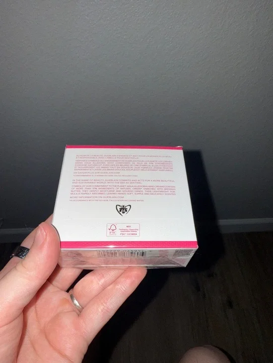 GUERLAIN Aqua Allegoria Florabloom Hand Cream - Pink & White - Picture 3 of 6